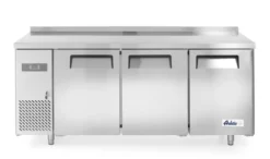Congélateur comptoir avec trois portes Kitchen Line Arktic - Hendi
