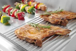 Grill moitié rainuré Profi Line 1/2 lisse 1/2 rainuré 230V/2400W 550x380x(H)240 mm - Hendi