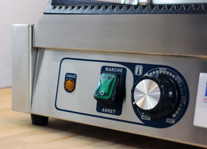 Grill Panini Double Rainuré Dessous/Dessus EN