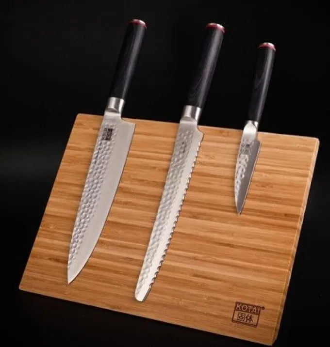 Le Set Essentiel Plus : 3 Couteaux dont Couteau d'Office, Gyuto, Couteau à Pain et Porte-Couteaux, Fusil à Aiguiser - Kotai