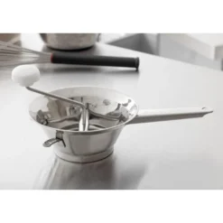 Moulin à légumes 203mm avec 3 disques
