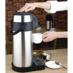 Pichet à pompe inox 2,5 L Olympia