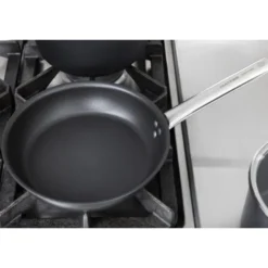 Poêle anti-adhésive professionnelle sous-couche céramique 24 cm Bourgeat