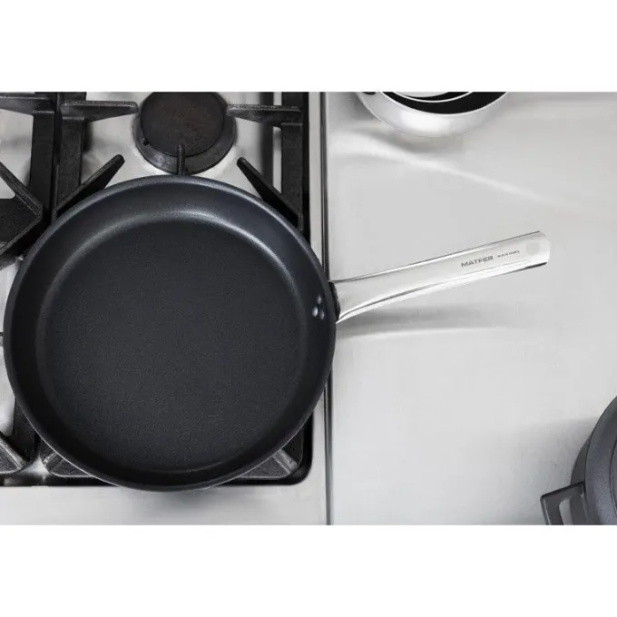 Poêle professionnelle anti-adhésive sous-couche céramique 32 cm Bourgeat