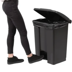 Poubelle de cuisine à pédale 65 litres Noire - Jantex
