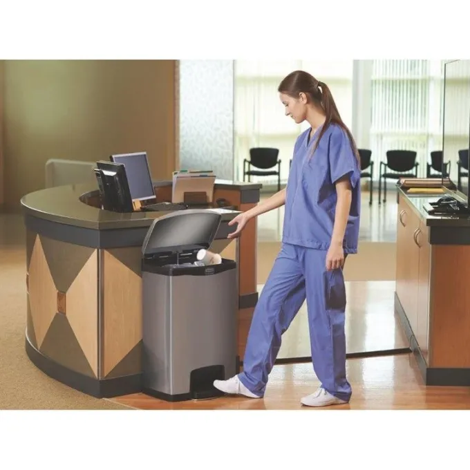 Poubelle à Pédale Frontale Inox Slim Jim Step-On 50L - Rubbermaid