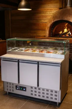 Table Pizza Réfrigérée 3 portes pour 3 bacs GN 1/1 - Combisteel